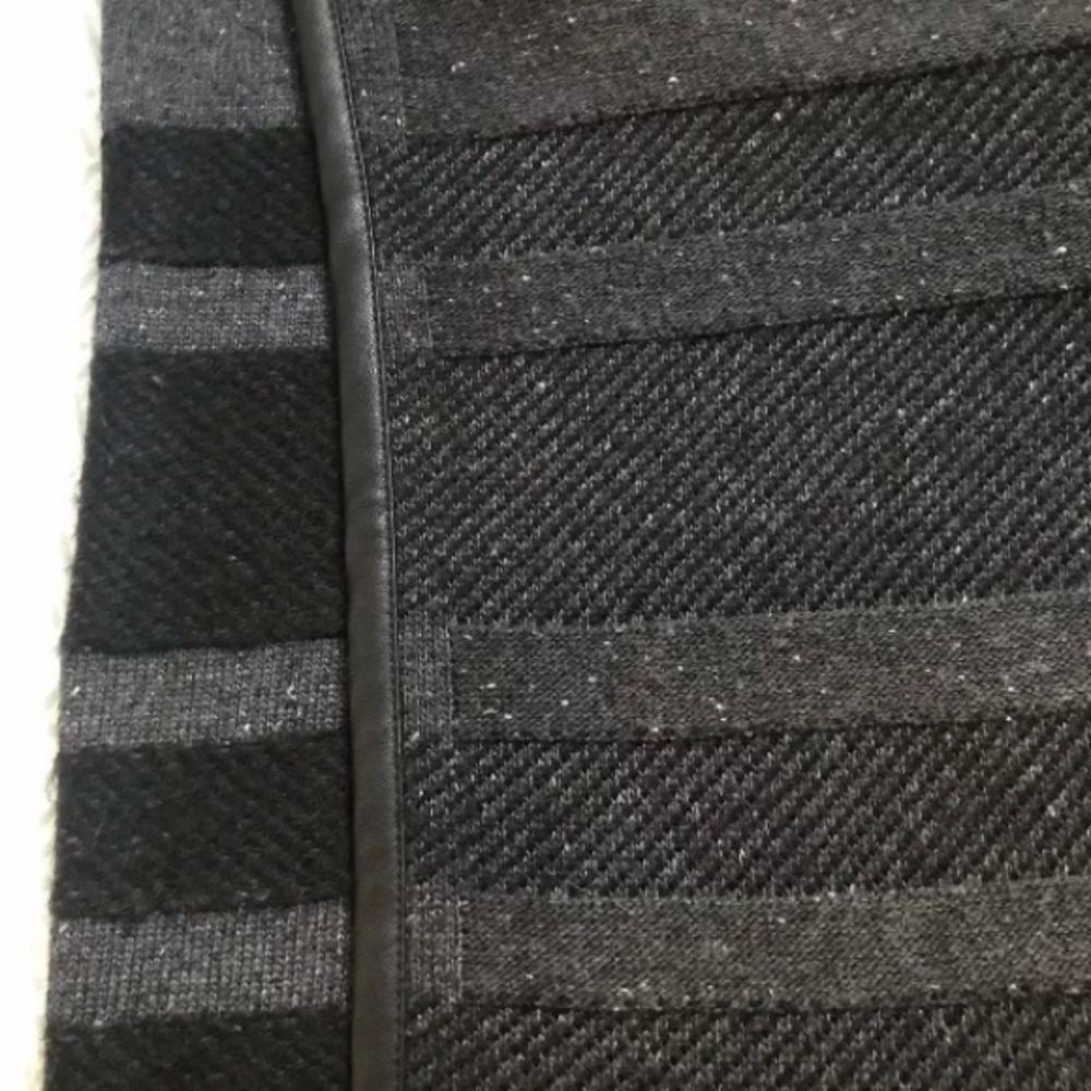 •Banana Republic• Striped Wool Vest / Shawl - Picture 5 of 8